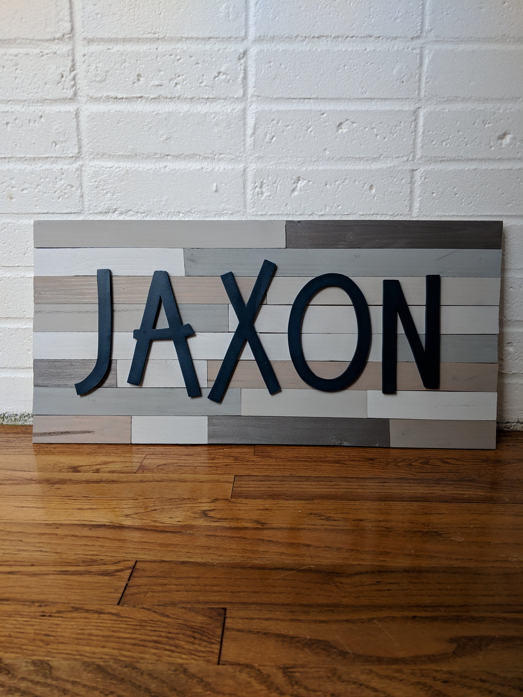 name sign - grey